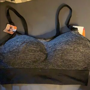 Warner’s wire-free bra. Size Large